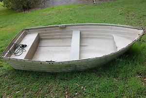 8' FIBREGLASS DINGHY , TIMBER OARS AND ROWLOCKS