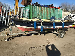 SANDPIPER FISHING BOAT SPORTS DAY BOAT WITH TRAILER VERY NICE LITTLE BOAT