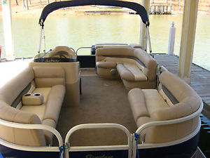 2014 Sun Tracker 20 DLX Party Barge Pontoon Boat - 20'