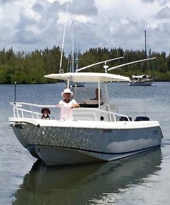 2000 Boston Whaler Outrage 26