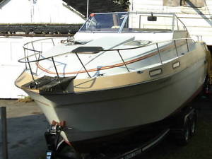 1981 Cruisers Inc Cabin Cruiser