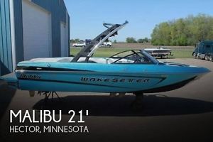 2014 Malibu Wakesetter 21 VLX Used