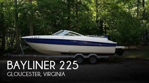 2006 Bayliner 225