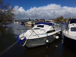 Beautiful Fairline Weekend 21 Classic Re-engined and recent leg service