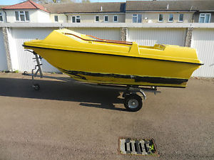 AQUA JEEP 430 (RARE) Catamaran Hull - Project Boat / Spares or repair