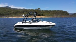 Boat chaparral 190 SSI 5.0 litre