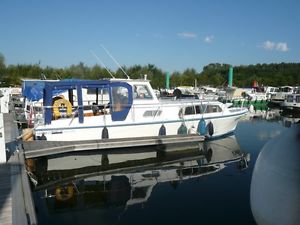 MOTOR CRUISER : SENIOR 31 : PRICE REDUCED