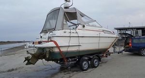 Power boat/speedboat/Sealine/no trailer/boat/engine/Volvo/penta/inboard/extras