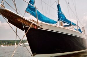 Halman  Horizon - 1984 27’-31' Cutter Sailboat - This is a lot of boat for a 27'