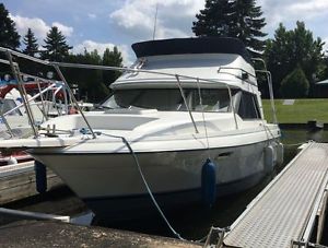 1992 Bayliner 2556 Flybridge