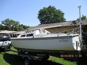 1986 Catalina 22' Swing Keel