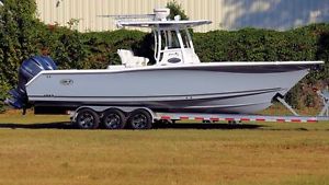 2014 Sea Hunt Gamefish 30' 130hrs, Warr. 2020, 59 mph, first year with side door