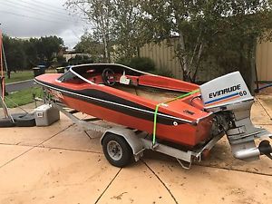 ski boat Valero Dart