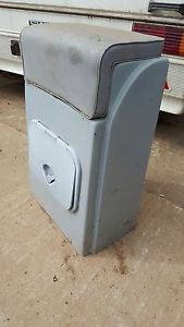 FIBREGLASS DRIVING BOLSTER LEANING POST