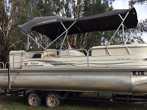 Pontoon Boat Sun tracker party barge 22