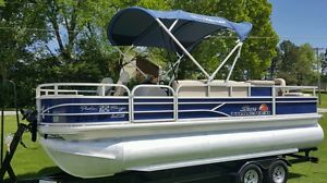 2016 SUN TRACKER FB22 TRITOON, 90HP MERCURY, TRAILER AND COVER,,,**NO RESERVE**