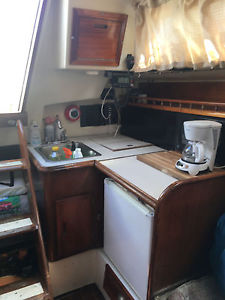 Ericson 29 sailboat and trailer