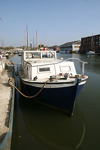 32ft Ex Lifeboat / Motor Boat / Houseboat (ideal live-aboard / fishing project)