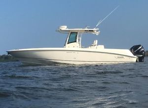 32' BOSTON WHALER 320 OUTRAGE 2012