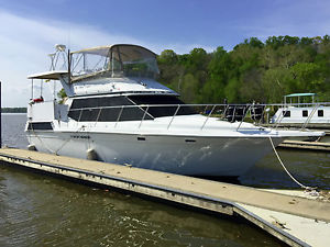 1988 Chris Craft Catalina 372