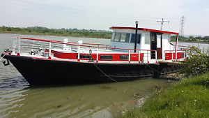 HOUSEBOAT 17m x 4.9m CRUSER, LIVEABOARD VERY SPACIOUS READY TO GO