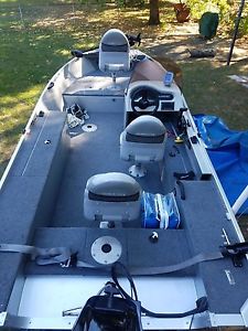 2010  Alumicraft lunker fishhing boat 16 ft 9