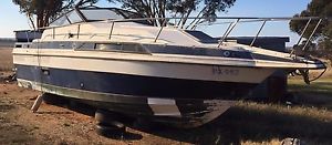 Regal Ambassador 255XL Boat