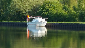 ONE of A Kind Wooden CABIN CRUISER CANAL SEA RIVER or Fishing boat Nr Warrington