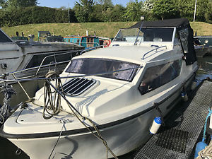 Shetland Saxon Canal River Cabin Cruiser 21ft mooring at Saltford Marina Bristol