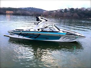 2012 TIGE RZ2 22' Wakeboard Boat