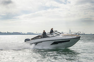 Finnmaster T7 Day Cruiser with Yamaha F200HP (*Boat Club Trafalgar Membership)