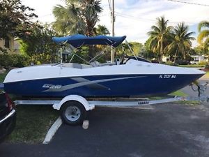 YAMAHA LX210 TWIN ENGINE JET BOAT