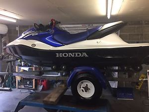 Honda aquatrax jetski f-12x 4 stroke turbo