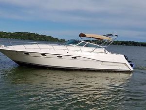 1993 Cruisers Yachts 3675