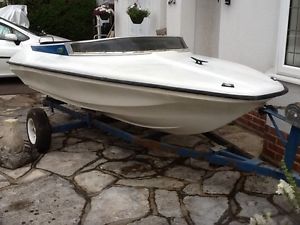 Speedboat, Shakespeare Clubman, Classic planing hull with Tohatsu 40hp outboard