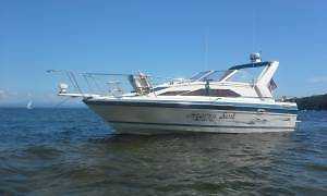 Bayliner Ciera cabin cruiser boat lake camper