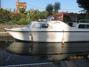 Norman cruiser - 20' canal and river boat, lovely Honda 15 HP outboard