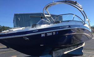 Like new Yamaha jet boat 242 Limited S with Trailer