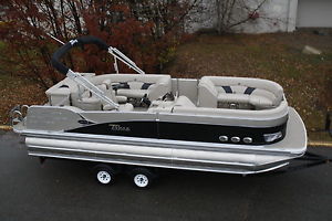 2016 Tahoe Grand Island 2385 Vista Cruise Tri Hpp