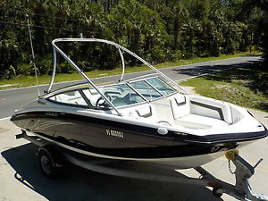 NICE- 2015 YAMAHA AR190 JET BOAT PACKING A HIGH OUTPUT 4-STROKE ONLY 34 .5 HOURS