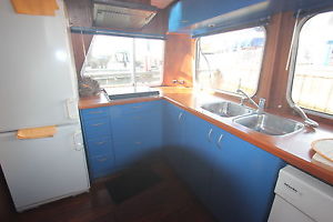 Unusul  beautifull fitted cruising Widebeam houseboat liveaboard floating home