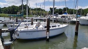 1982 Catalina 25 Classic Sailboat