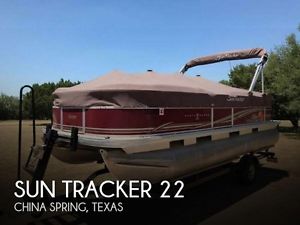 2012 Sun Tracker Party Barge 22 DLX