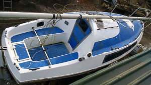 cox 21 bilge keel 21 feet long 8 foot beam,