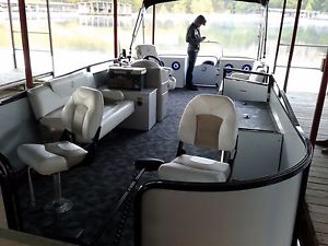 24' Custom  tritoon pontoon boat