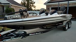 2012 Triton 21 hp elite dc