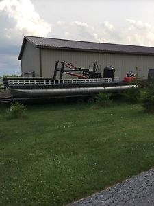 2015 Tri-Toon Boat Lift Work Barge